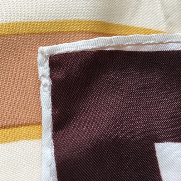 Vintage Scarf 26" Square Brown & Tan Geometric Pattern Hand Rolled Edge - Picture 4 of 5